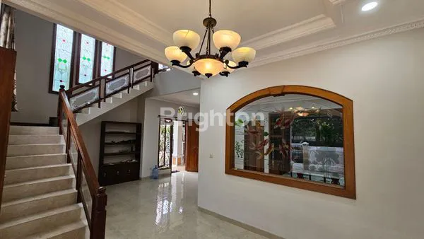 image DI JUAL RUMAH HOEK 2 LT KELAPA GADING SIAP HUNI (3)