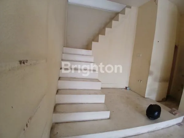 image RUKO 2 LANTAI STRATEGIS DI JL. KAYU AYA SEMINYAK (5)