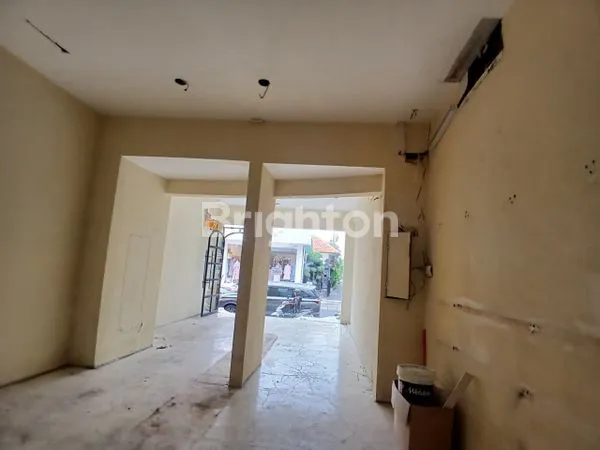 image RUKO 2 LANTAI STRATEGIS DI JL. KAYU AYA SEMINYAK (6)