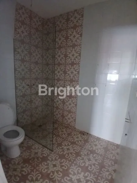 image DISEWAKAN RUKO 2 LANTAI DI JALAN UTAMA KAYU AYA SEMINYAK (5)