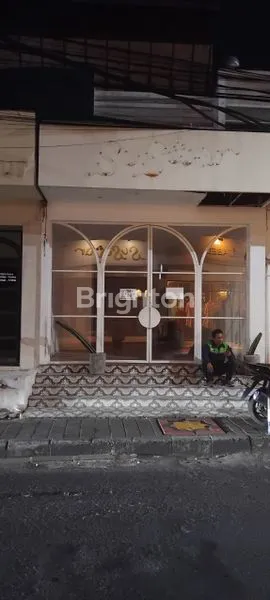 image DISEWAKAN RUKO 2 LANTAI DI JALAN UTAMA KAYU AYA SEMINYAK (1)