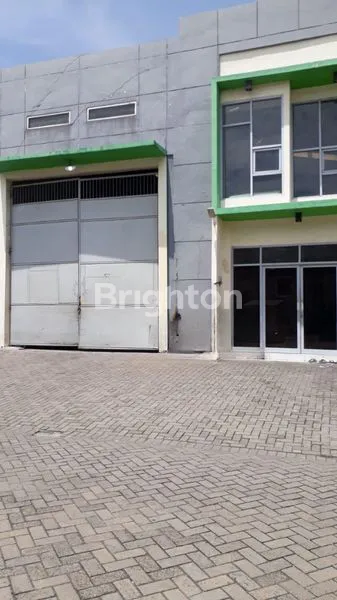 image GUDANG SIAP PAKAI, ROW JALAN 26 METER, LOKASI PREMIUM DI JALAN RAYA PANTURA, DEKAT PELABUHAN INTERNASIONAL GRESIK & GERBANG TOL MANYAR GRESIK (2)
