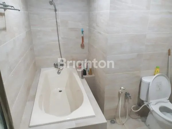 image RUMAH MANYAR TIRTOMOYO DEKAT GALAXY MALL / PETRA 2 MANYAR / STESIA\N (8)