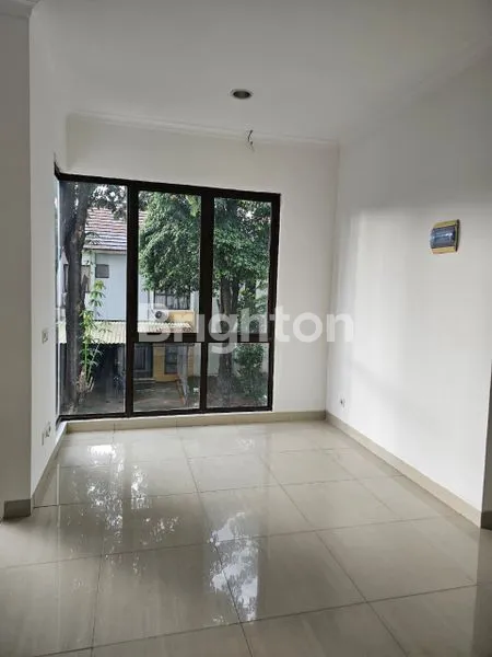 image RUMAH THE ICON TERAWAT BERSIH SIAP HUNI (7)