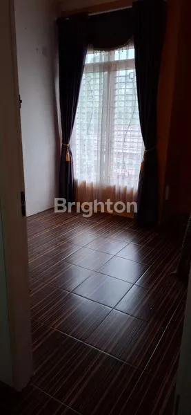 image RUMAH CANTIK MINIMALIS 2 LANTAI SIAP HUNI (3)