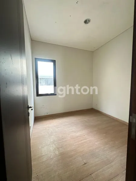 image RUMAH PRESTIGIA EMINENT BSD CITY (2)