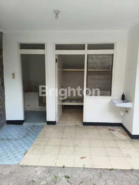 image DISEWAKAN RUMAH SIAP HUNI DARMO PERMAI UTARA (4)