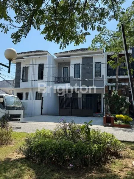 image RUMAH HOOK LOKASI PREMIUM ARAYA GALAXY BUMI PERMAI SEMOLOWARU KLAMPIS SURABAYA  JALAN KEMBAR UTAMA ROW 24M (1)