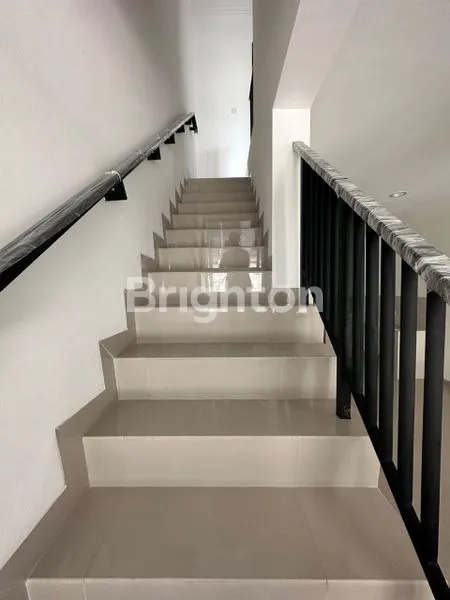 image RUMAH 2 LT DI CLUSTER FLORIDA PIK2 (3)