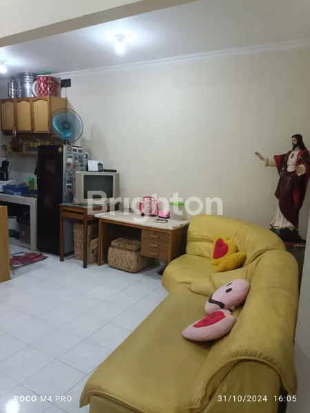 image DIJUAL RUMAH BAGUS TERAWAT MURAH PASTI CITRALAND SURABAYA (2)