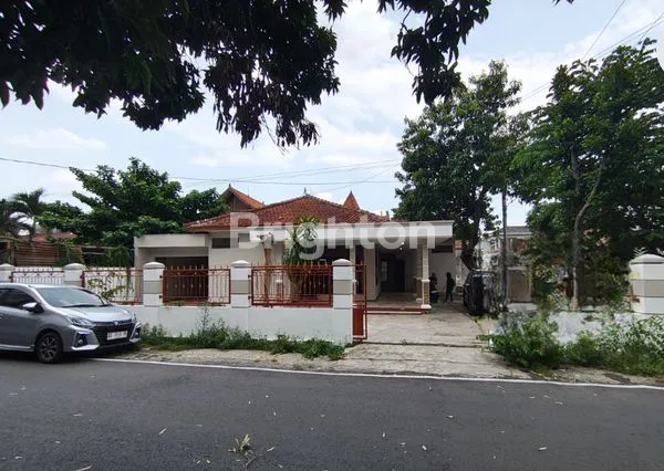 image RUMAH HOOK LUAS 396M² DI SERENGAN SOLO (1)