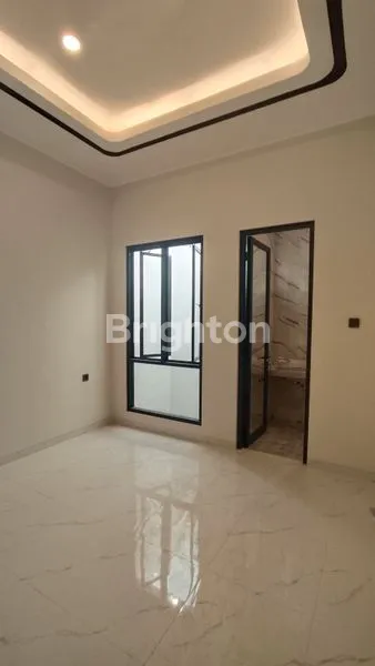 image RUMAH BARU GRESS DI MANYAR ROW JALAN 4 MOBIL DEKAT SEKOLAH PETRA (7)