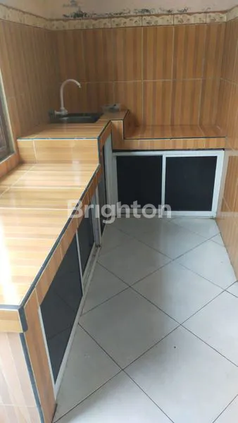 image RUMAH SEWA DUA LANTAI UMGARAN TIMUR ISTIMEWA (4)