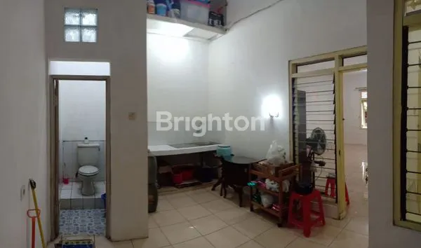 image RUMAH STRATEGIS PURI ANJASMORO DEKAT ARTERI (7)