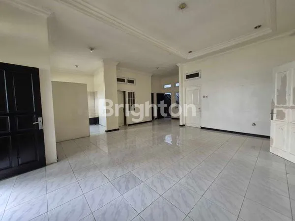 image RUMAH STRATEGIS 3KT + GARASI 3 MOBIL (8)