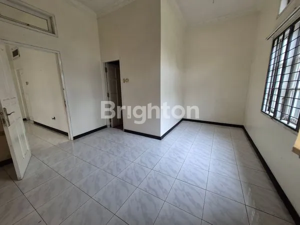 image RUMAH STRATEGIS 3KT + GARASI 3 MOBIL (7)