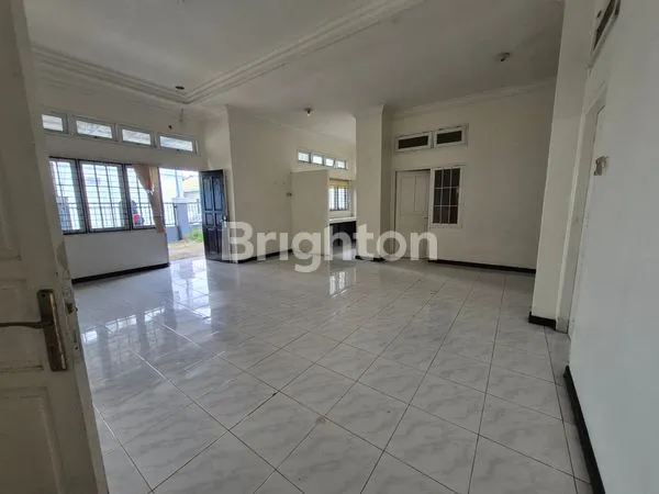 image RUMAH STRATEGIS 3KT + GARASI 3 MOBIL (6)