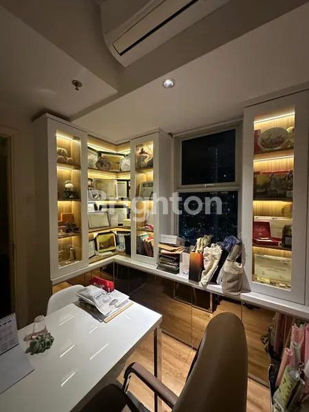 image DIJUAL / DISEWAKAN APARTEMEN PAKUWON MALL FULL FURNISH & SIAP HUNI - ANDERSON LT. 23 (2)
