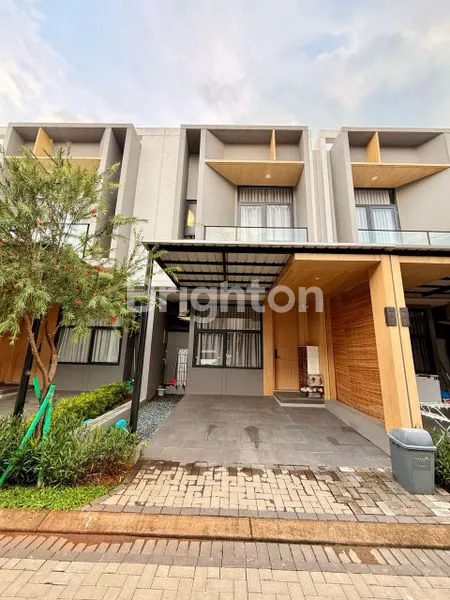 image RUMAH 2 LANTAI FULL FURNISHED DI TANAKAYU, BSD, TANGERANG SELATAN  (1)