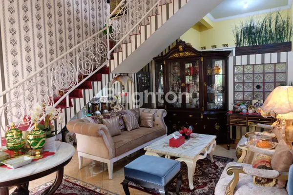 image RUMAH BESAR DAN MEWAH DI KOTA BAMBU (8)