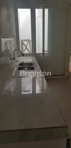 image RUMAH 2 LANTAI DI INTERNATIONAL VILLAGE I CITRALAND (7)