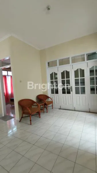 image SEWA RUMAH, LUAS, LETAK DI HOOK, NYAMAN DAN DILOKASI STRATEGIS (2)