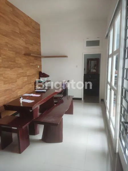 image RUMAH MEWAH LT 348M² DI TASBIH 1, MEDAN (4)