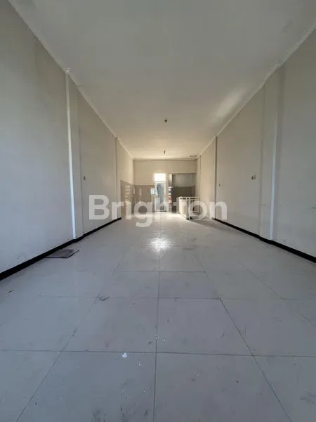 image RUKO STRATEGIS 3 LANTAI DI JALAN RAYA JENGGOLO SIDOARJO (2)