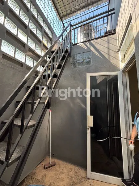 image RUKO STRATEGIS 3 LANTAI DI JALAN RAYA JENGGOLO SIDOARJO (4)