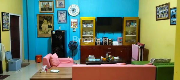 image DIJUAL RUMAH SIAP HUNI 3 LANTAI + 18 KAMAR KOS  (2)