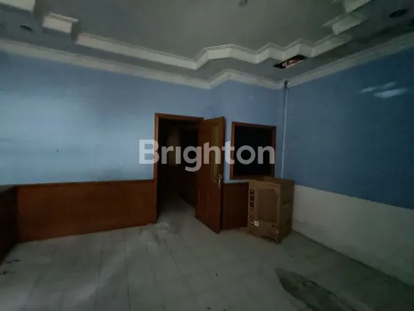 image RUKO 2 LANTAI STRATEGIS DI SUDIRMAN (8)