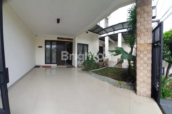 image JUAL RUMAH MEWAH DI DALAM PERUMAHAN ARAYA, KOTA MALANG (3)
