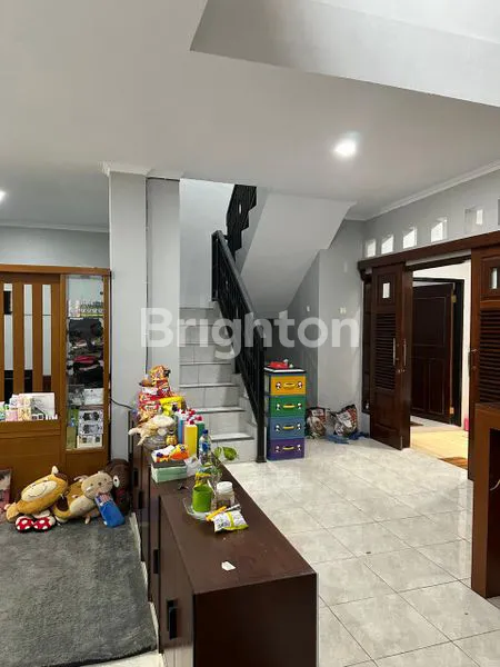 image RUMAH CANTIK NYAMAN 2 LANTAI DI LIMUS PRATAMA REGENCY (4)