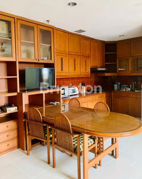 APARTEMEN SEMANGGI DI GATOT SUBROTO, JAKARTA SELATAN
