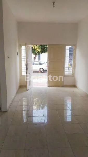 image RUMAH STRATEGIS LT 135 LB 150 DI ANGGREK MAS (2)