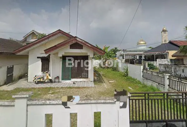 image DISEWAKAN RUMAH PARKIR LUAS (2)