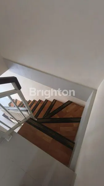 image RUMAH TINGGAL 2 LANTAI MINIMALIS KOSONGAN SIAP HUNI DIKOMPLEK PERUMAHAN DIAREA GATSU DENPASAR BARAT. (6)