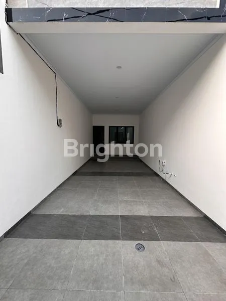 image RUMAH INDENT 3 LANTAI LOKASI STRATEGIS BEBAS BANJIR TANJUNG DUREN JAKARTA BARAT (2)