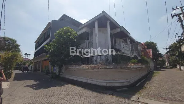 image RUMAH VINTAGE, SIMPANG DARMO PERMAI SELATAN. DEKAT TOL SATELIT. DEKAT MALL PTC. (2)