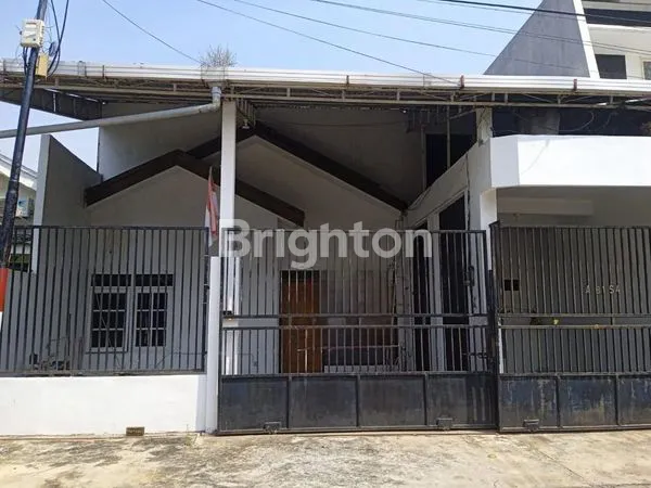 RUMAH SEMI GUDANG LT 200M² DI KLAMPIS SEMOLO
