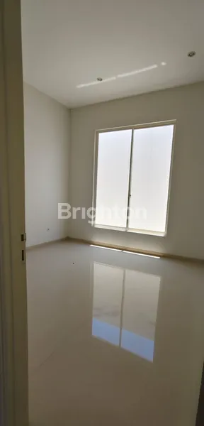 image RUMAH REGENCY 21 MINIMALIS BARU GRESS SIAP HUNI DEKAT RAYA MERR, KERTAJAYA, KLAMPIS (7)