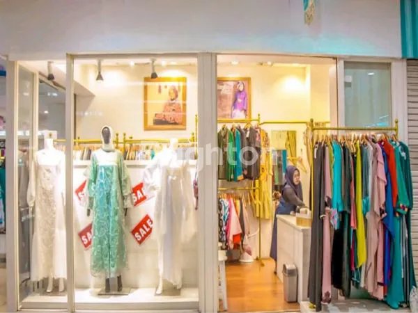 STAND ROYAL PLAZA SIAP PAKAI, EX. BUTIK