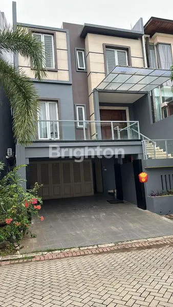 image RUMAH 3 LANTAI DI PIK, 4+1 KT, HADAP SELATAN (1)