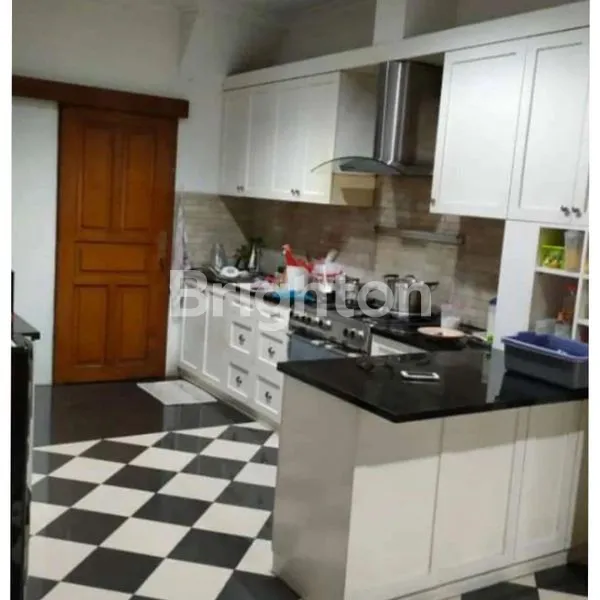 image RUMAH 2 LANTAI SIAP HUNI LOKASI STRATEGIS SUNTER KIRANA JAKARTA UTARA (3)