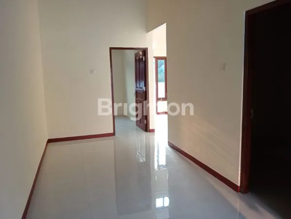 image RUMAH BARU SIAP HUNI TAMAN ASRI TLOGOMULYO PEDURUNGAN SEMARANG TIMUR (3)