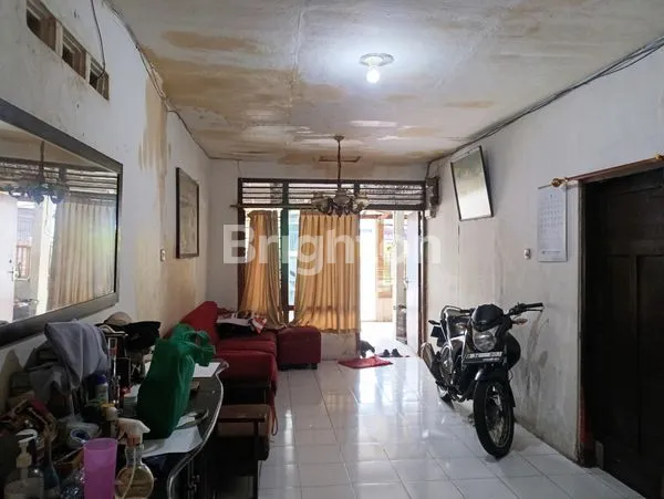 image RUMAH HOOK KOMERSIL STRATEGIS PINGGIR JALAN HIDUP DI KEMANGGISAN JAKARTA BARAT  (3)