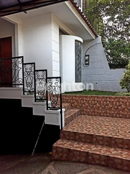 image FIJUAL RUMAH 2 LANTAI DI JLN GEDUNG HIJAU PONDOK INDAH JAKARTA SELATAN.  (8)