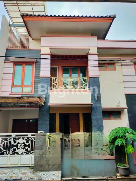 image RUMAH STRATEGIS 3 LANTAI BEBAS BANJIR BEKASI (2)