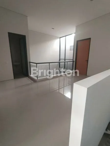 image RUMAH MEWAH 2 LANTAI DI PANTAI MENTARI, DEKAT PAKUWON CITY MALL & RS MITRA KELUARGA  (4)
