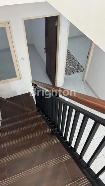 image DIJUAL RUMAH 2 LANTAI RAPI DAN TERAWAT AKSES TOL JELUPANG (5)